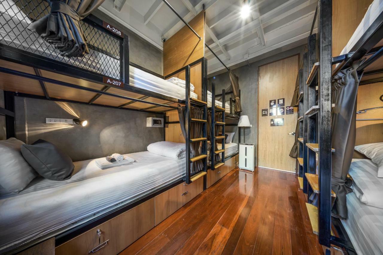 Oyo 685 Am Bed Hostel Bangkok Exterior foto